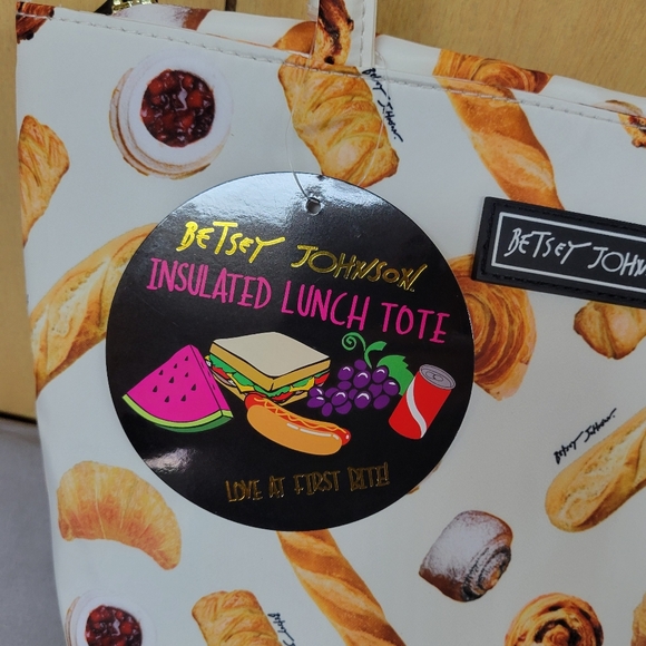 Betsey Johnson Love At First Bite Insulated Lunch Tote - Picture 7 of 7